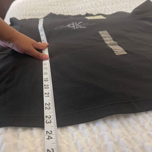 NWT Calvin Klein Jeans Women's black Shadow Graphic Regular Tee Tshirt Size S - Picture 4 of 9